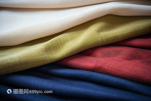 彩色亚麻布与针织品 自然与柔美的时尚对话