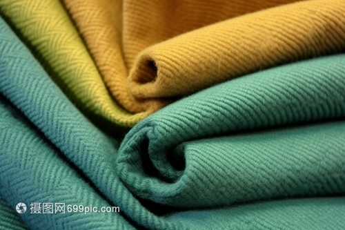 窗帘与针织品 色彩交织的居家美学